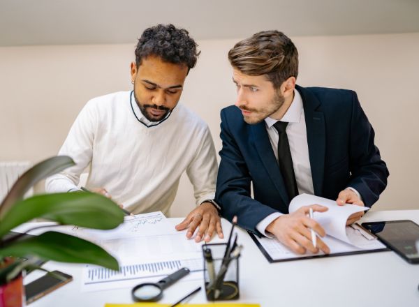 Responsable de communication à l'international. Maîtrise de l'anglais. à Marseille